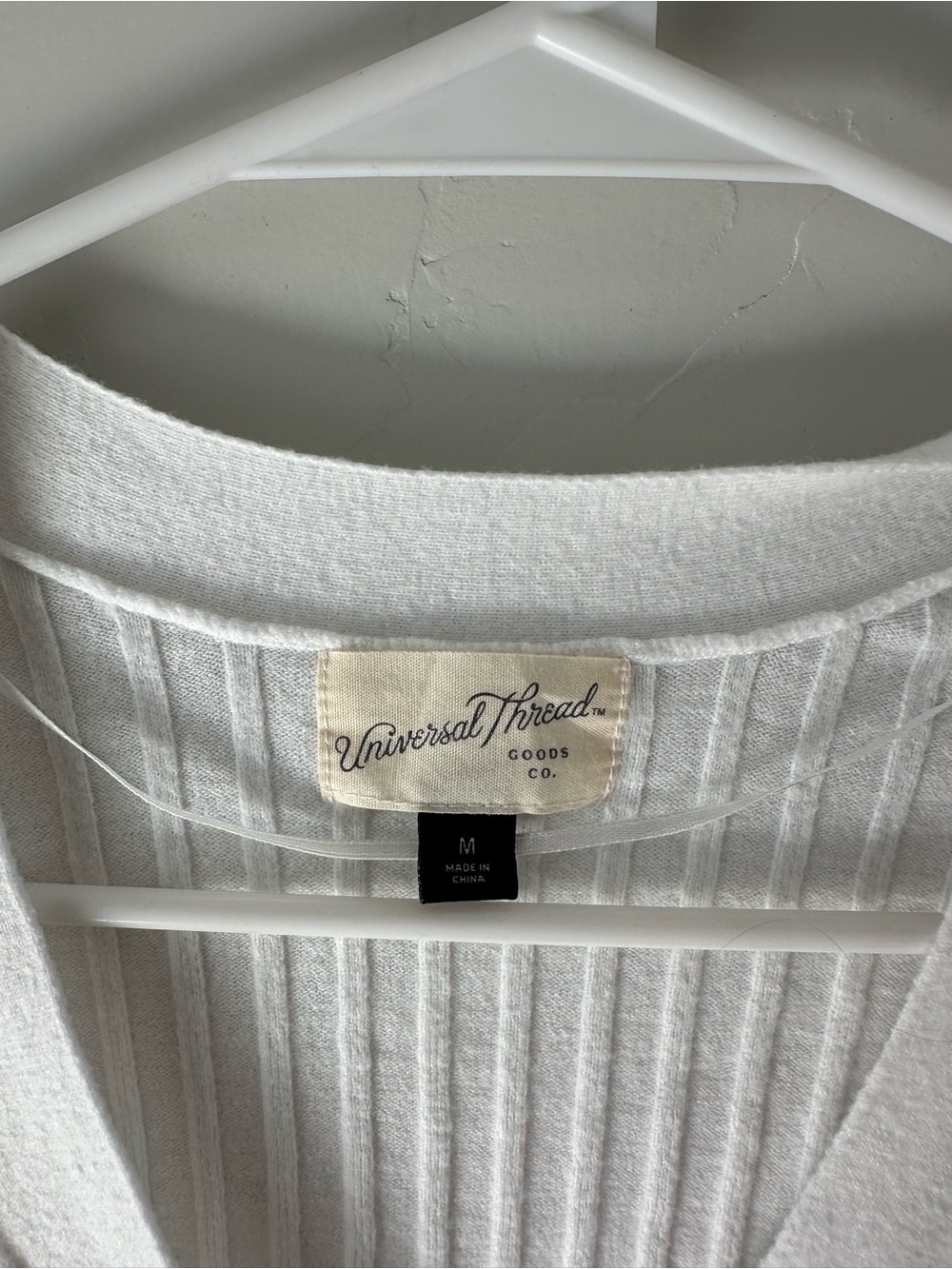 Universal Thread White Ribbed V-Neck Cardigan - Picture 2 of 2